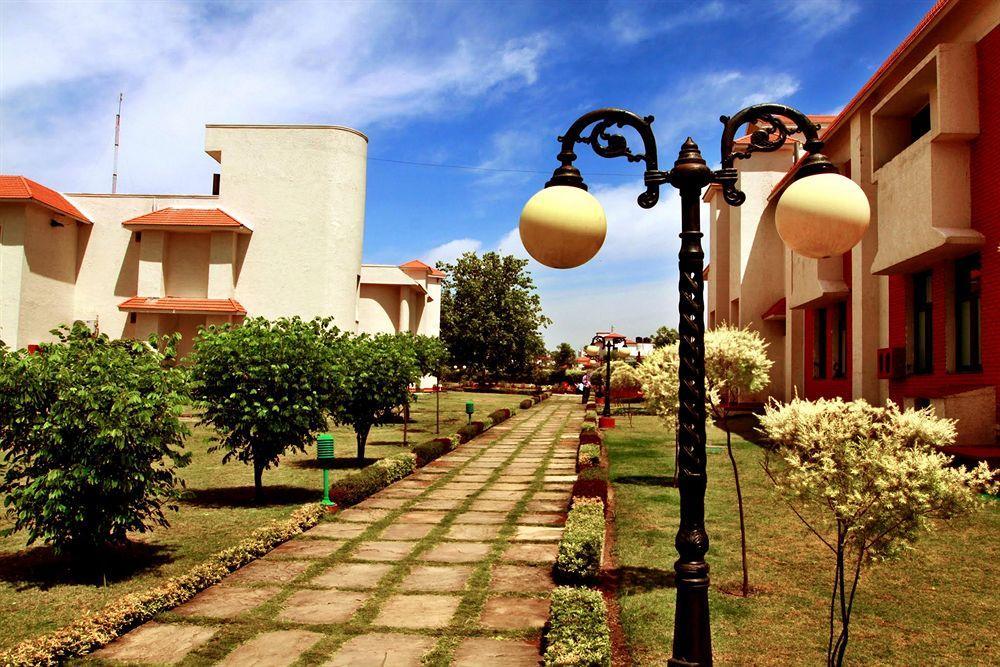 Hotel Naturoville Ayurvedic And Yoga Retreat Rishīkesh Zewnętrze zdjęcie