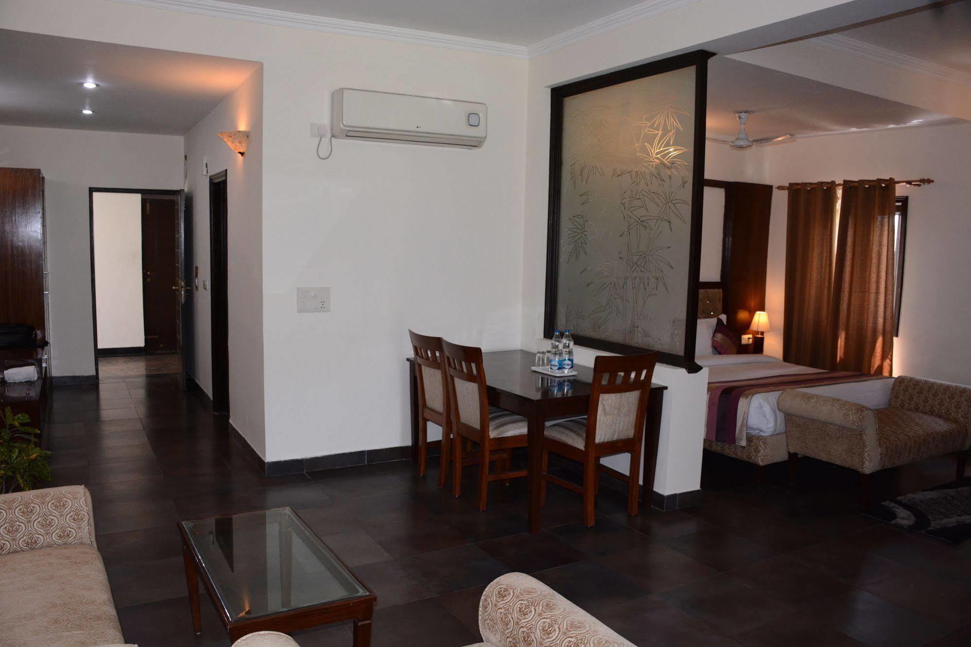 Hotel Naturoville Ayurvedic And Yoga Retreat Rishīkesh Zewnętrze zdjęcie