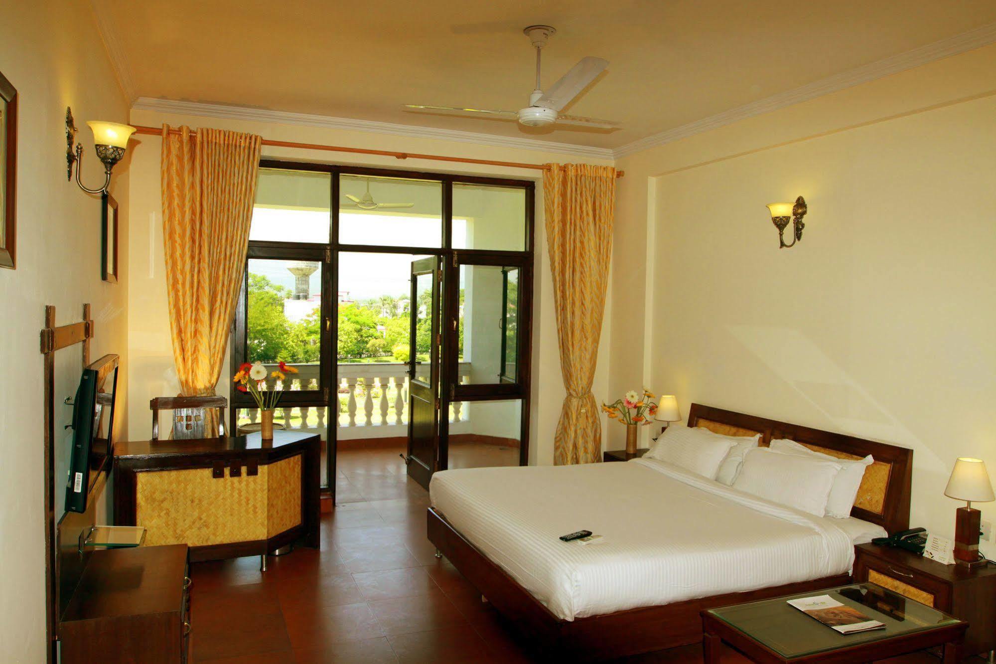 Hotel Naturoville Ayurvedic And Yoga Retreat Rishīkesh Zewnętrze zdjęcie