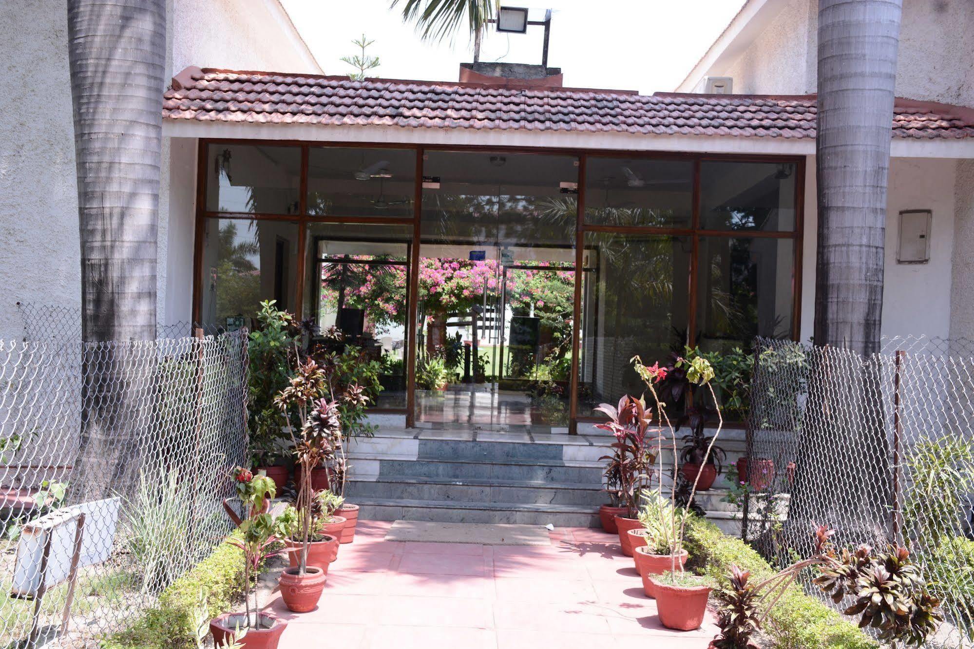 Hotel Naturoville Ayurvedic And Yoga Retreat Rishīkesh Zewnętrze zdjęcie